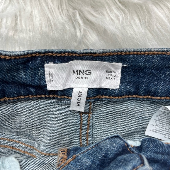 🆕 Mango Women's Vicky Blue Denim Shorts Size 2 Distressed Cuffed Hem - Picture 6 of 12